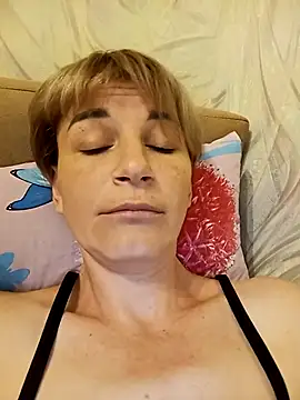 Snapshot of SweetKiss96 chatting on 09.29.25 SweetKiss96 online show from 09.29.25