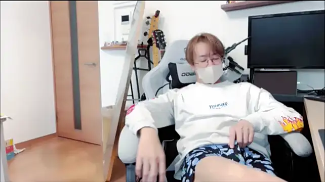 Snapshot of haruchin_oO chatting on 10.14.25 haruchin oO online show from 10.14.25