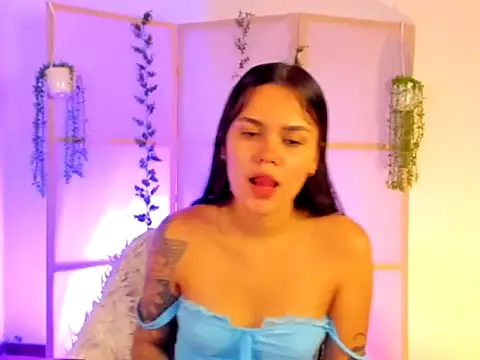 Snapshot of ElaMoon_ chatting on 03.22.26 ElaMoon online show from 03.22.26