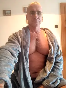 Snapshot of chcem1975 chatting on 10.01.25 chcem1975 online show from 10.01.25