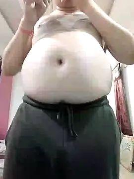 Love40777 online show from 11.13.25