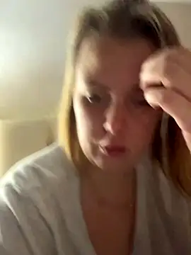 Piccolamonella29 online show from 11.19.25