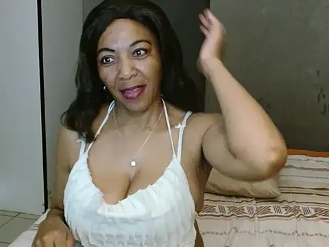 Lillyan N online show from 10.04.25