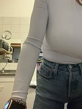 Snapshot of ainaht chatting on 02.21.26 ainaht online show from 02.21.26