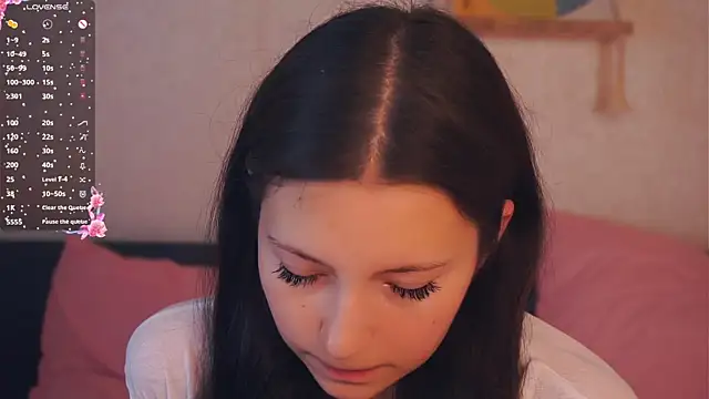 GabrielleLynchard online show from 10.27.25