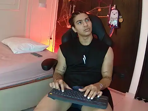 toji luxxer online show from 10.30.25