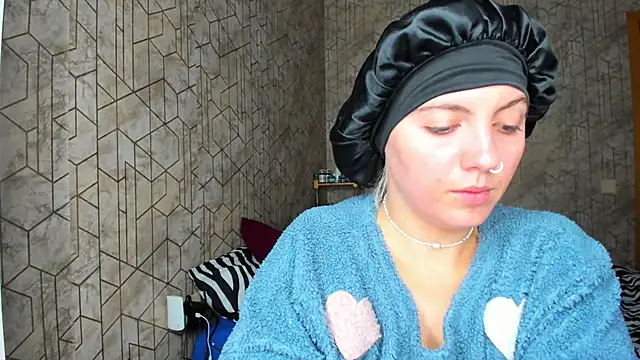 HOOT ANDREEAXXX online show from 01.05.25