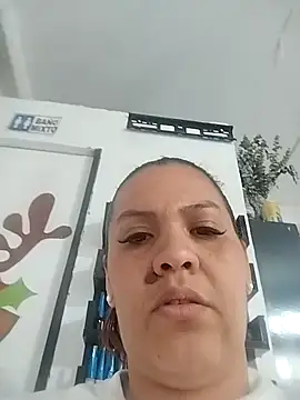 Snapshot of LaraStons chatting on 09.26.25 LaraStons online show from 09.26.25