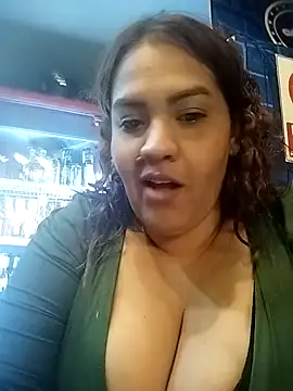 Snapshot of LaraStons chatting on 10.07.25 LaraStons online show from 10.07.25