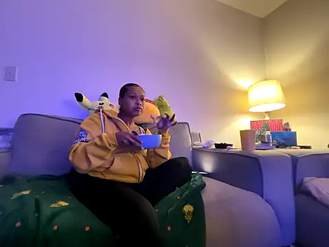 Snapshot of GoddessFatPuss chatting on 09.17.25 GoddessFatPuss online show from 09.17.25