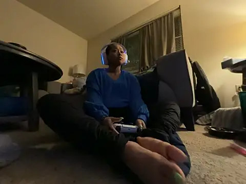 Snapshot of GoddessFatPuss chatting on 09.18.25 GoddessFatPuss online show from 09.18.25