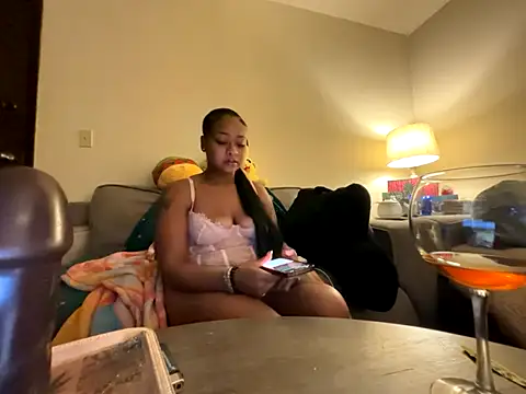 Snapshot of GoddessFatPuss chatting on 11.17.25 GoddessFatPuss online show from 11.17.25