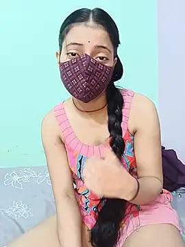 Snapshot of 20_year_only_girl chatting on 07.28.26 20 year only girl online show from 07.28.26