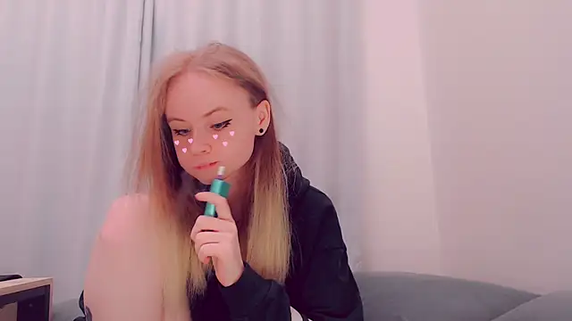 Snapshot of AliceNya_cute chatting on 06.25.26 AliceNya cute online show from 06.25.26