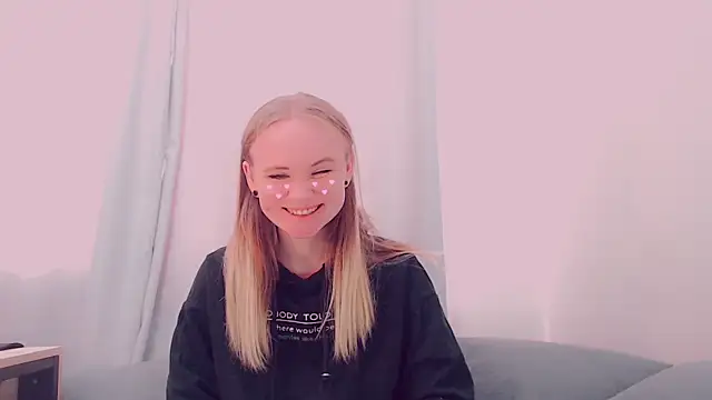 Snapshot of AliceNya_cute chatting on 06.25.26 AliceNya cute online show from 06.25.26