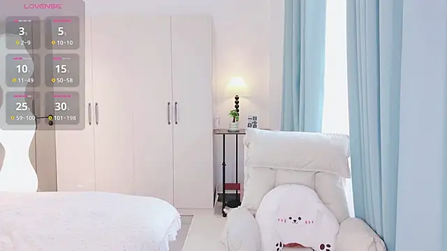 Snapshot of schoolgirl-nurse chatting on 12.14.25 schoolgirl-nurse online show from 12.14.25