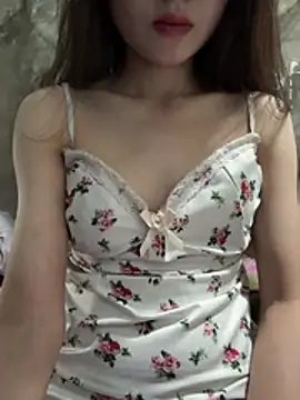 Snapshot of Bella_sexy98 chatting on 04.27.26 Bella sexy98 online show from 04.27.26