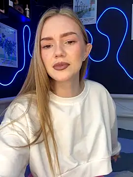 MilaMoone online show from 10.20.25