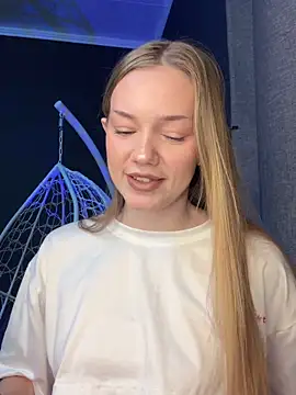 MilaMoone online show from 02.01.26