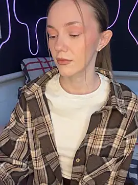 MilaMoone online show from 02.04.26