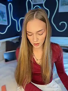 Snapshot of MilaMoone chatting on 05.03.26 MilaMoone online show from 05.03.26