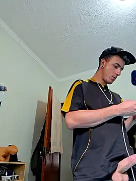 Snapshot of Bottz777 chatting on 10.31.25 Bottz777 online show from 10.31.25