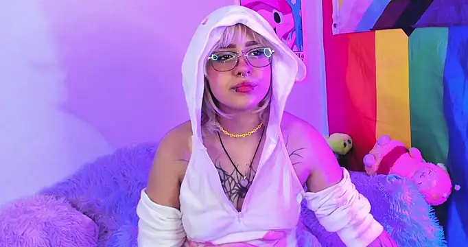 Snapshot of NekoWaifu chatting on 11.09.25 NekoWaifu online show from 11.09.25