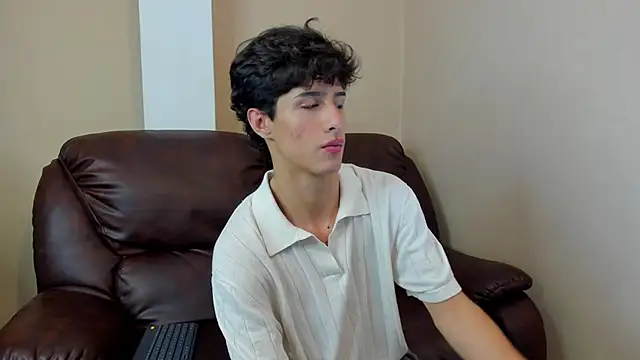 Xam Collen online show from 12.17.25