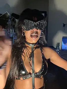 Snapshot of darksiren1 chatting on 09.24.25 darksiren1 online show from 09.24.25