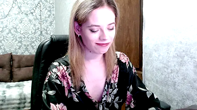 Snapshot of Kate__Loves chatting on 07.09.26 Kate Loves online show from 07.09.26