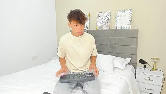 Zacktorres  online show from 12.16.25