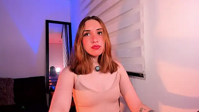 SarahCastillo  online show from 10.04.25