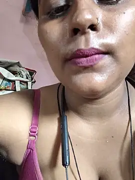 Jasmine Januja online show from 05.20.26