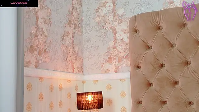 CoraVex online show from 11.08.25