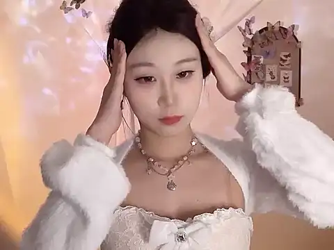 Snapshot of 1X-snake chatting on 10.26.25 1X-snake online show from 10.26.25