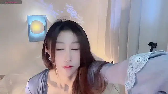 Snapshot of ai-ai-mi chatting on 06.10.26 ai-ai-mi online show from 06.10.26