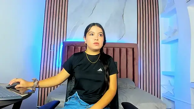 LunaWiill  online show from 10.16.25