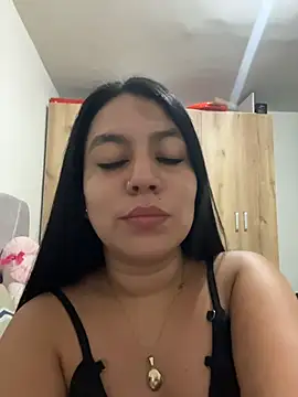 Snapshot of TessaCollinns chatting on 11.04.25 TessaCollinns online show from 11.04.25