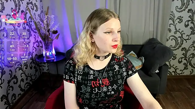 Snapshot of _Velvet_peach_ chatting on 10.19.25  Velvet peach  online show from 10.19.25