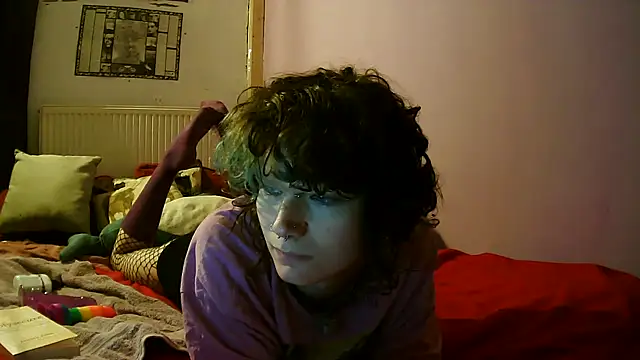 Snapshot of Nydia_Levine chatting on 10.06.25 Nydia Levine online show from 10.06.25