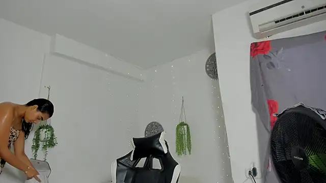 Dakota x18 online show from 11.08.25