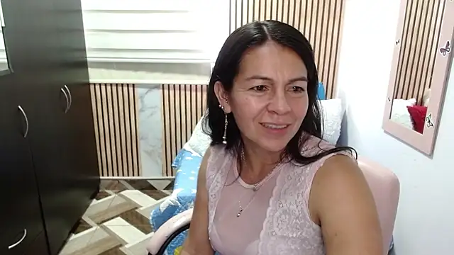 camilavargas  online show from 06.01.26
