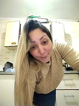 Lunita86 online show from 10.12.25