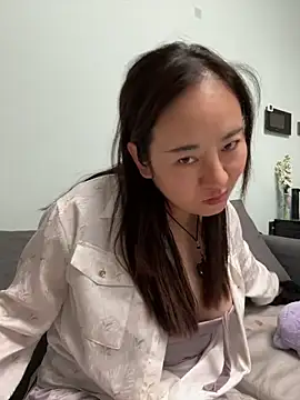 Snapshot of Kayla-love chatting on 04.14.26 Kayla-love online show from 04.14.26