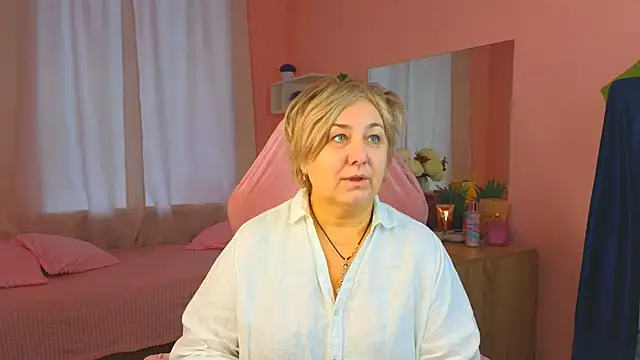 Snapshot of Marta_Wils chatting on 10.07.25 Marta Wils online show from 10.07.25