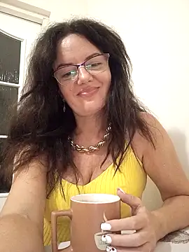 Snapshot of ValeriaLove43211 chatting on 09.20.25 ValeriaLove43211 online show from 09.20.25