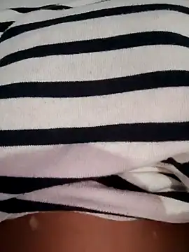 Snapshot of sweet_simmi chatting on 11.05.25 sweet simmi online show from 11.05.25