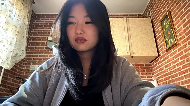 EmmaLeexth online show from 03.25.26