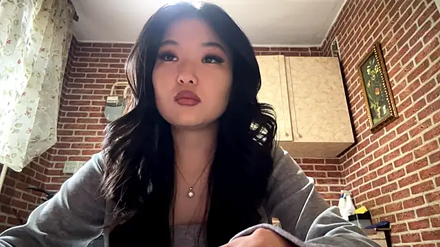 EmmaLeexth online show from 04.02.26