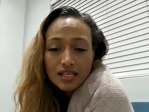Snapshot of Queen-Of-The-South chatting on 10.14.25 Queen-Of-The-South online show from 10.14.25